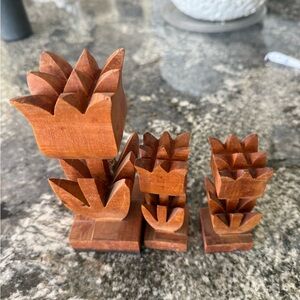 Wooden Tulip Sculptures Set